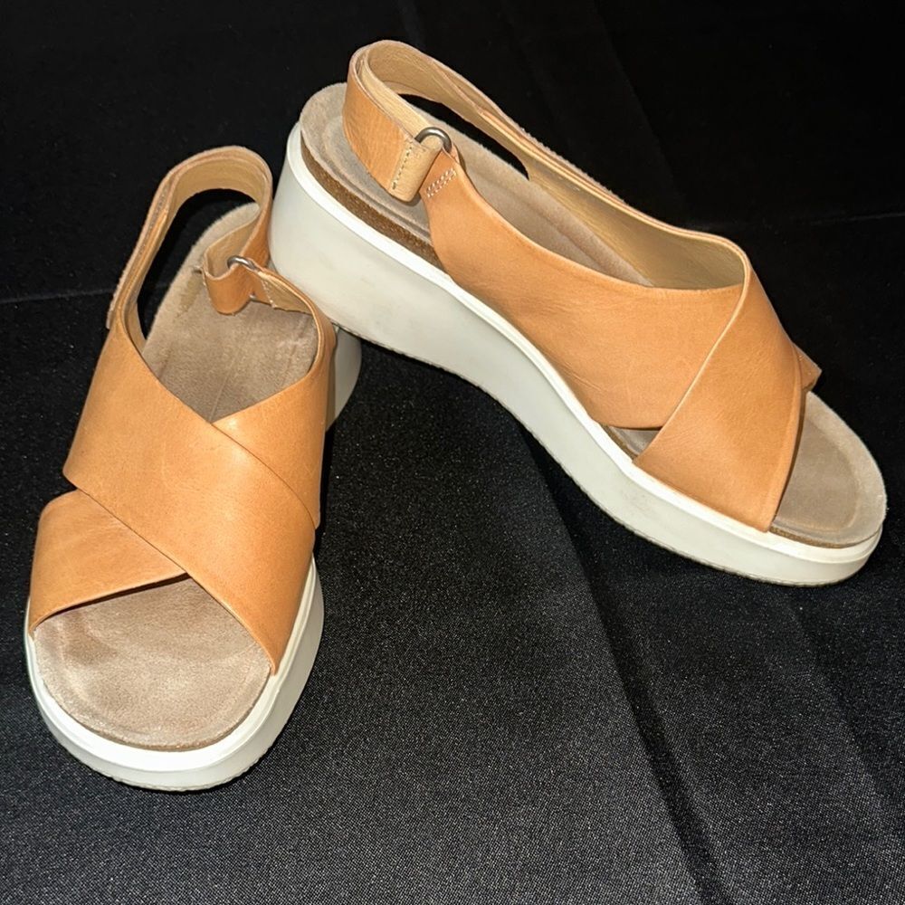 Ecco Camel/White Platform Sandals with Cross-Strap Design Size 41